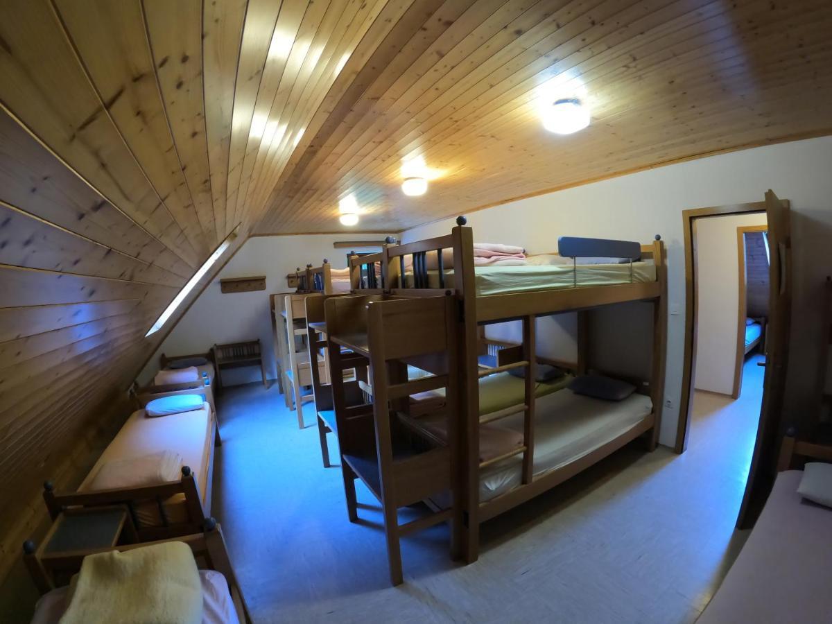 Pus Bavsica Hostel Log pod Mangartom Εξωτερικό φωτογραφία