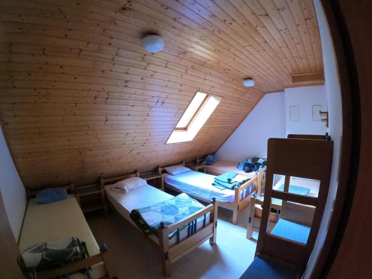 Pus Bavsica Hostel Log pod Mangartom Εξωτερικό φωτογραφία
